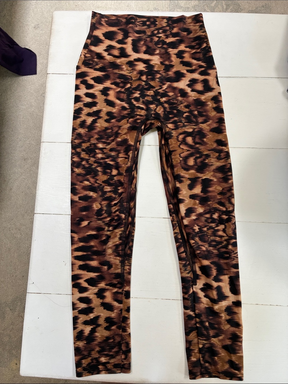 K-Deer Leopard Print Capri Leggings - Brown Animal Print XS Like New!